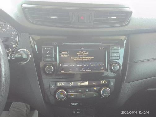 White 2018 Nissan Rogue SV