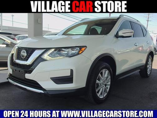 White 2018 Nissan Rogue SV