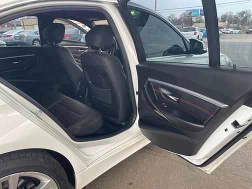 2017 BMW 330 i xDrive