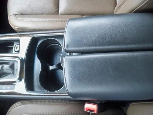 2014 Lincoln MKS Base