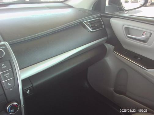 Blue Streak Metallic 2017 Toyota Camry SE