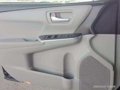 Blue Streak Metallic 2017 Toyota Camry SE