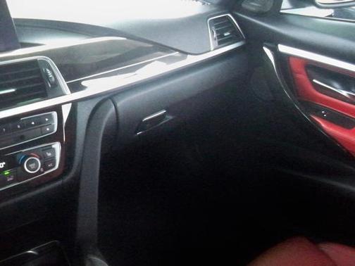 2018 BMW 330 i xDrive