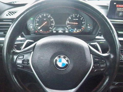 2018 BMW 330 i xDrive