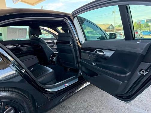 Jet Black 2021 BMW 740 i xDrive