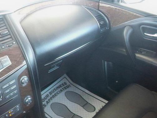 2017 INFINITI QX80 Base