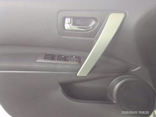 Pearl White 2015 Nissan Rogue Select S