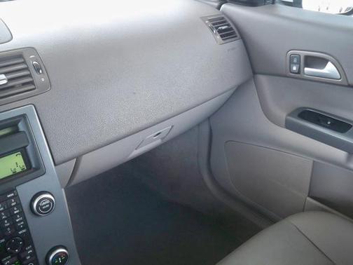 2010 Volvo C30 W/MOONROOF