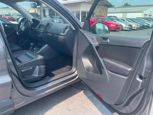 2016 Volkswagen Tiguan S
