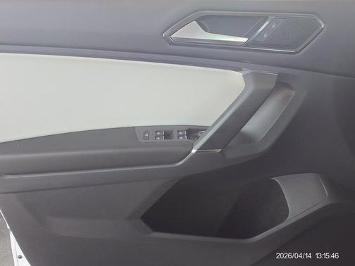 Pure White 2018 Volkswagen Tiguan 2.0T SE