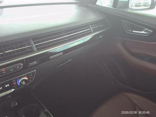 Glacier White Metallic 2019 Audi Q7 55 Prestige