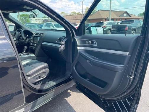 Shadow Black 2017 Ford Explorer XLT