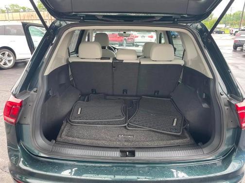 Dark Moss Green Metallic 2019 Volkswagen Tiguan 2.0T SE