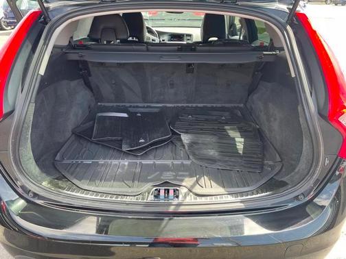 2016 Volvo V60 Cross Country T5