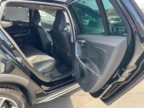 2016 Volvo V60 Cross Country T5