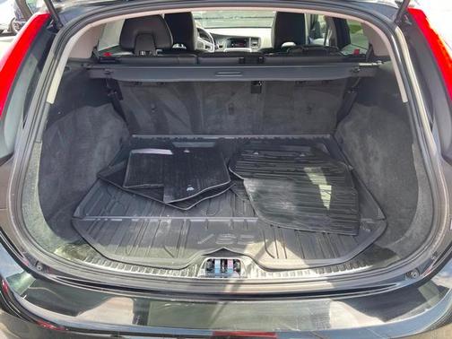 2016 Volvo V60 Cross Country T5