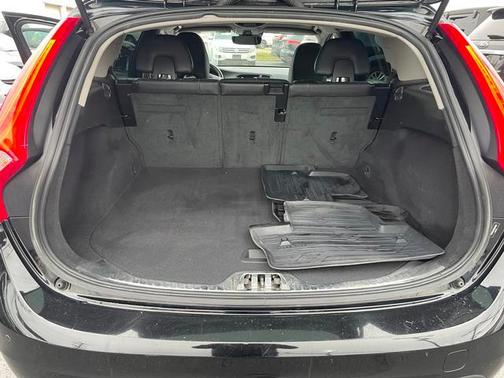 2016 Volvo V60 Cross Country T5