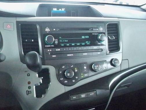 2012 Toyota Sienna LE