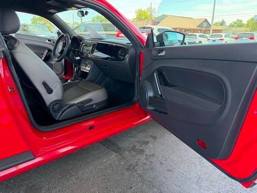 Tornado Red 2015 Volkswagen Beetle Auto 1.8T