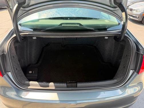 Platinum Gray Metallic 2014 Volkswagen Jetta Auto SE PZEV