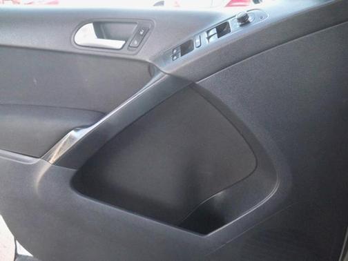 2017 Volkswagen Tiguan Limited 2.0T