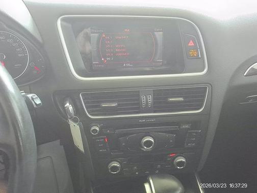 Glacier White Metallic 2016 Audi Q5 2.0T Premium