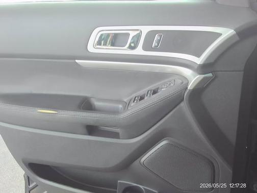 Tuxedo Black Metallic 2015 Ford Explorer XLT