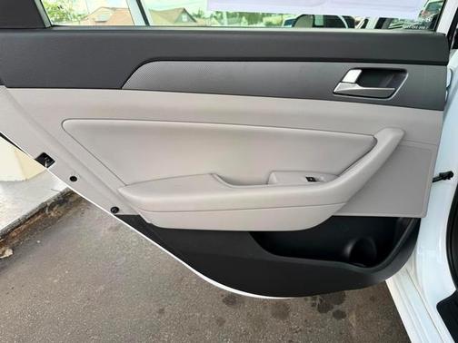 Hyper White 2019 Hyundai SONATA Hybrid SE