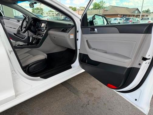 Hyper White 2019 Hyundai SONATA Hybrid SE