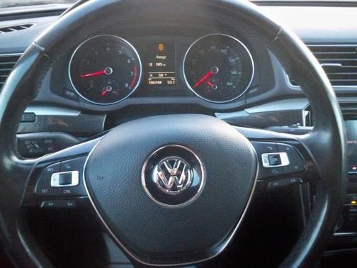 2017 Volkswagen Passat 1.8T SE