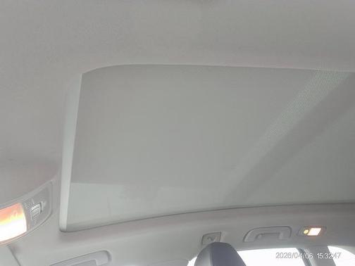 Glacier White Metallic 2017 Audi Q5 2.0T Premium Plus