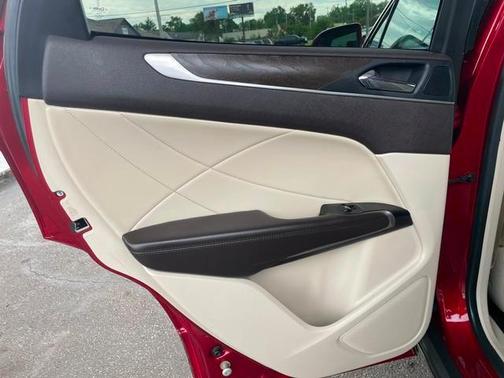 Burgundy Velvet Metallic Tinted Clearcoat 2019 Lincoln MKC Reserve