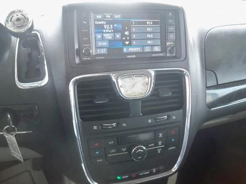 2015 Chrysler Town & Country Touring