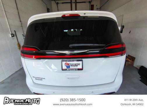 White 2023 Chrysler Pacifica Touring