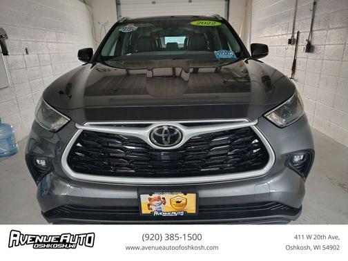 Gray 2022 Toyota Highlander XLE