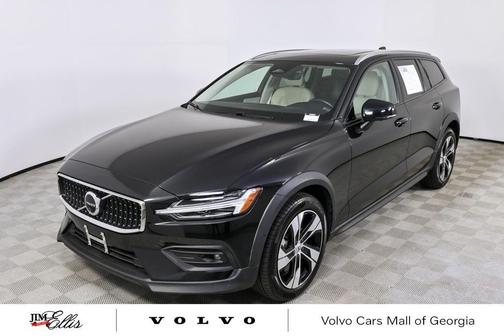 2025 Volvo V60 Cross Country Plus, B5 AWD Gas (mild hybrid)