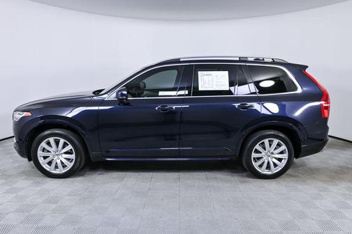 2017 Volvo XC90 T6 Momentum