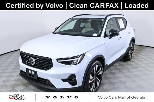 2024 Volvo XC40 B5 Plus Dark Theme
