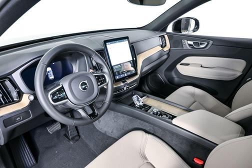 2026 Volvo XC60 B5 Core