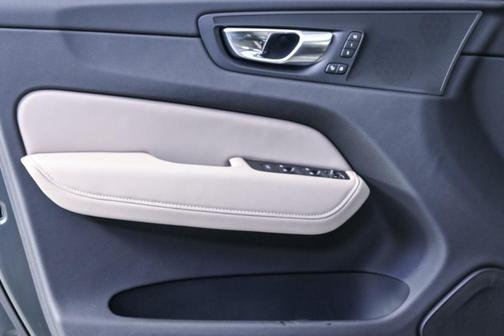 2026 Volvo XC60 B5 Core