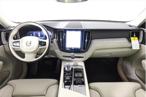 2025 Volvo XC60 B5 Ultra