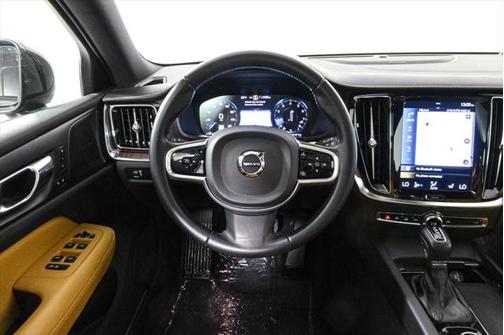 2022 Volvo V60 Cross Country T5