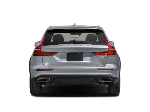 2022 Volvo V60 Cross Country T5