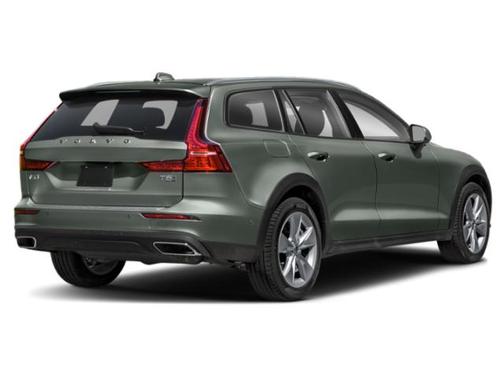 2022 Volvo V60 Cross Country T5