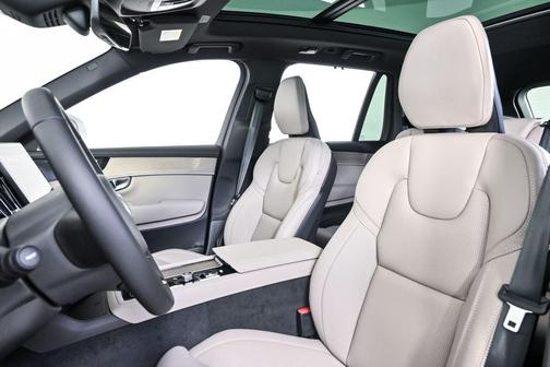 2026 Volvo XC90 Ultra, B6 AWD Gas (mild hybrid), Gasoline, Bright, 7 Seats