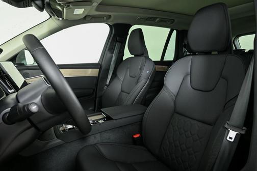 2026 Volvo XC90 B5 Core