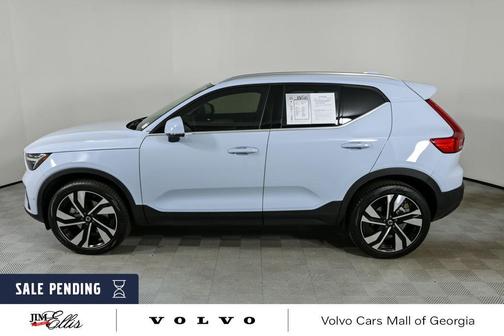 2024 Volvo XC40 B5 Ultimate Bright Theme