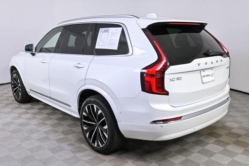 2025 Volvo XC90 B6 Plus 7-Seater