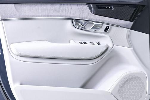 2026 Volvo XC90 B6 Ultra 7-Seater