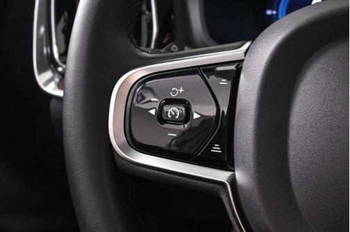 2024 Volvo V60 Cross Country B5 Plus